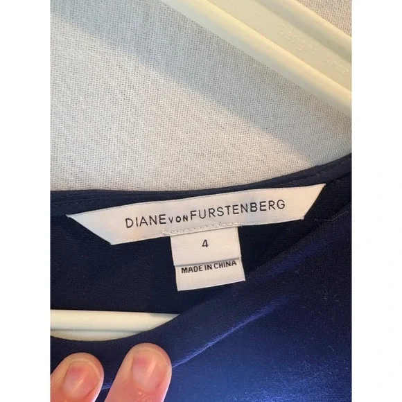 Diane von Furstenberg Navy Blue Ruffle Hem Short Sleeve Sheath Dress Size 4 - Picture 4 of 10